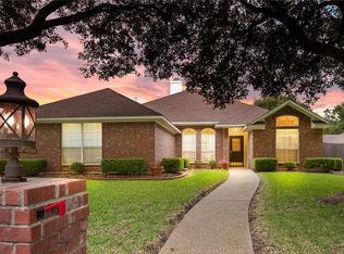 205 Whispering Meadows Dr, Hewitt, TX 76643