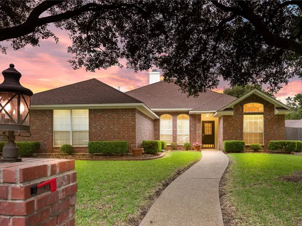 205 Whispering Meadows Dr, Hewitt, TX 76643