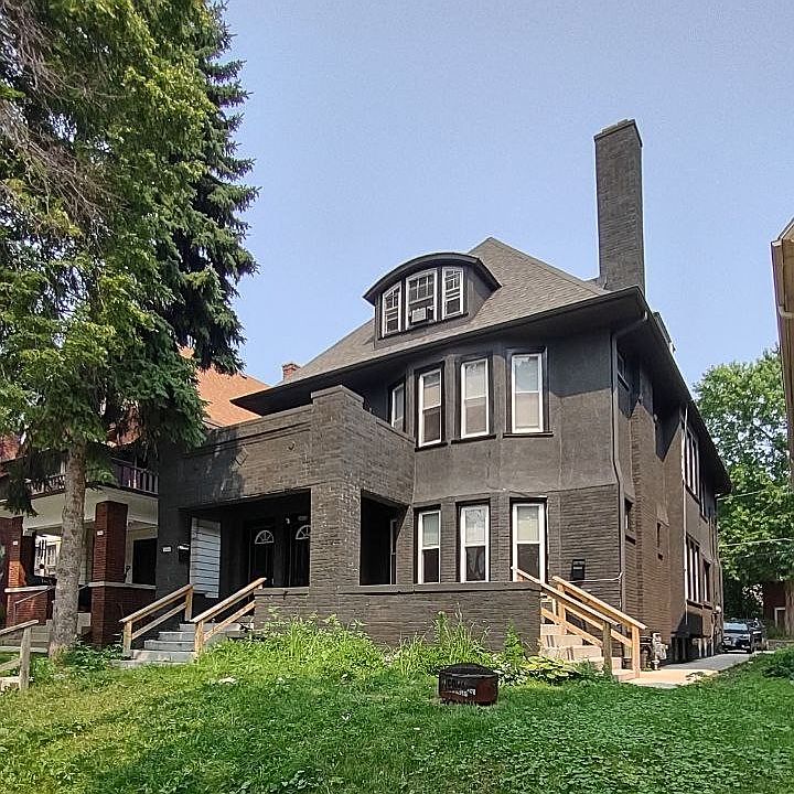 Lower unit, front porch