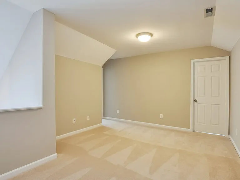 353 Collinsworth Dr — Photo 13