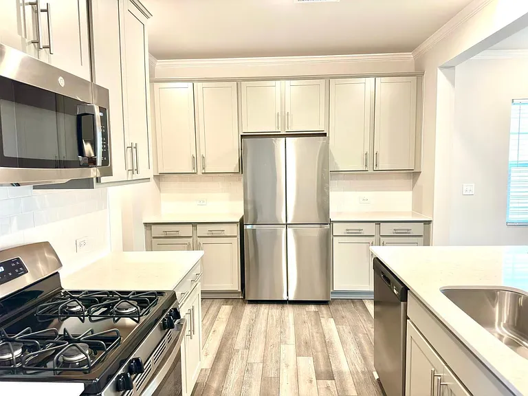 2233 Cape May Ln — Photo 10