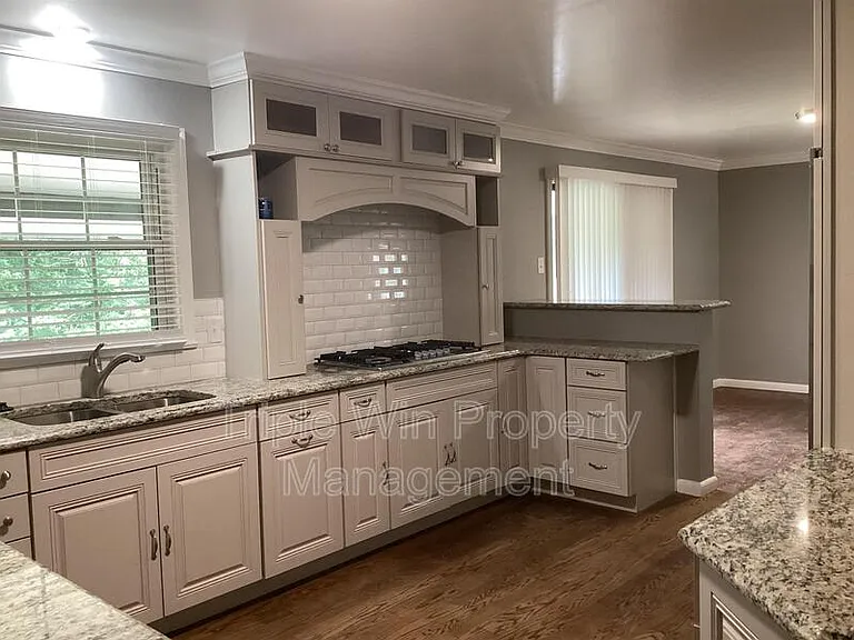 563 Apex Dr — Photo 11