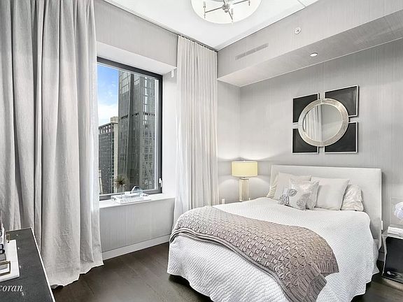 5th image of 20 W 53rd St #36B