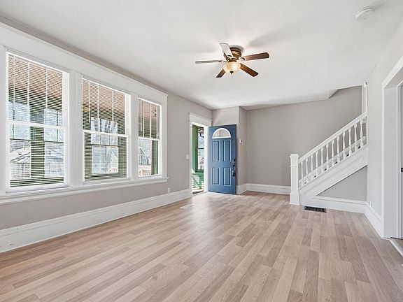 4th image of 363 Geranium Ave E