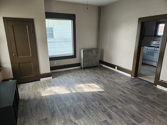 2nd image of 605 Charles St #605