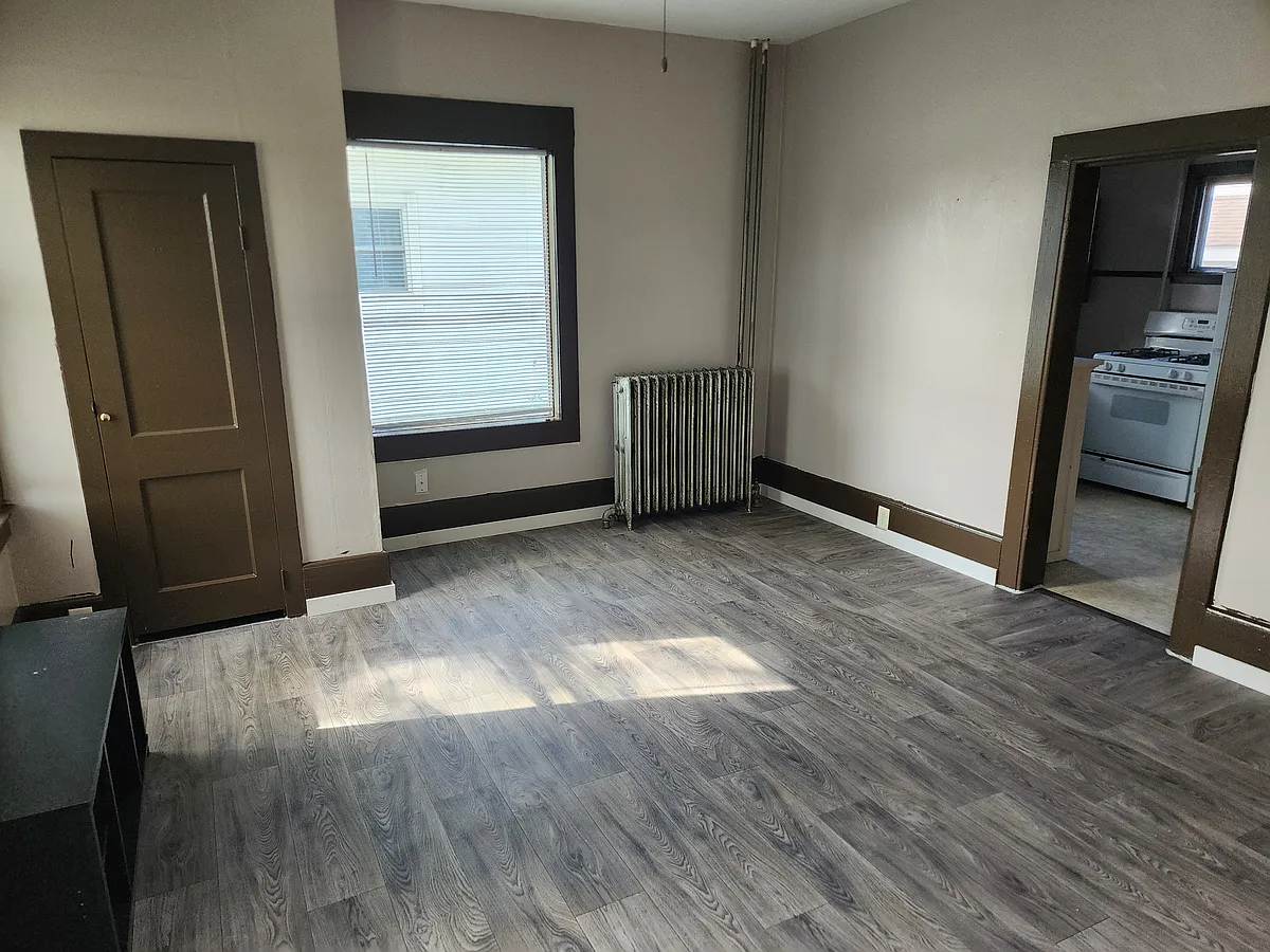 Building Photo - 605 Charles St #605