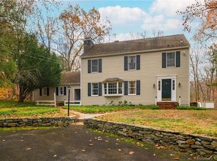 29 Plumtrees Rd, Newtown, CT 06470