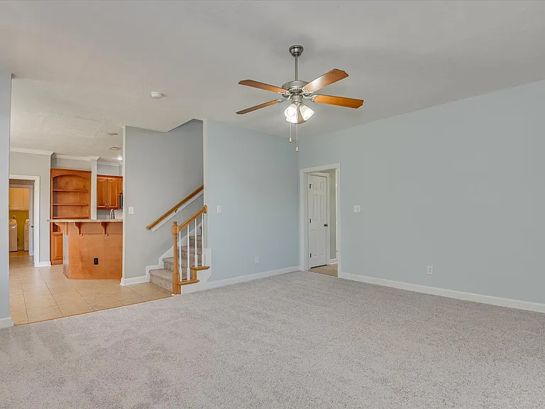 158 Kenilworth Dr — Photo 9