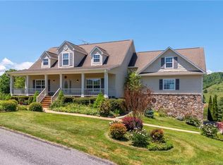 356 Everview Ln, Waynesville, NC 28785