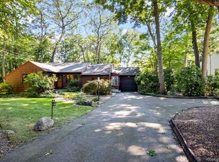 20 Huyler Rd, Setauket, NY 11733