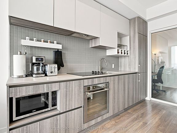 4th image of 5 Buttermill Ave #5505
