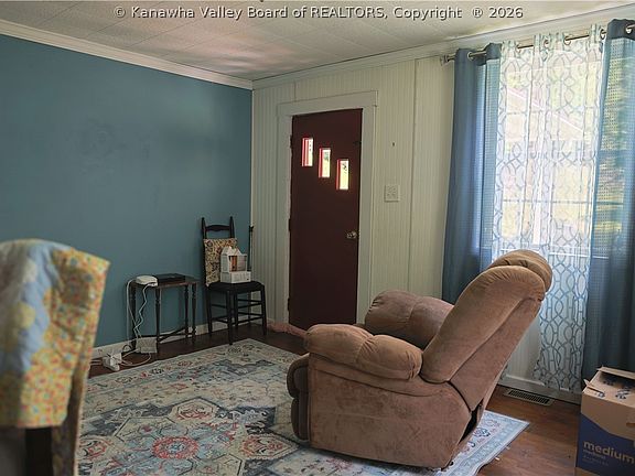 3rd image of 327 Leatherwood Rd