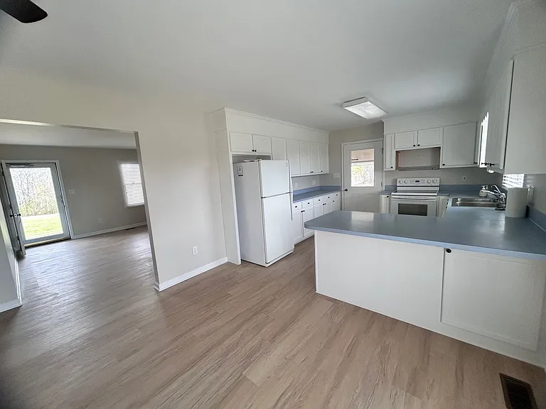 583 Damascus Church Rd — Photo 10