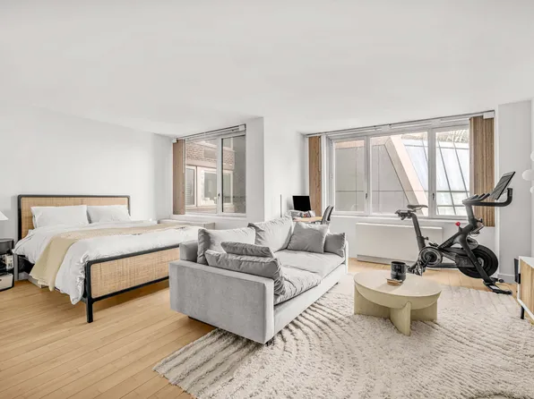 322 West 57th Street 47R image 3 of 6