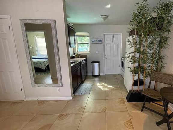 4th image of 352 NW 5th Ave