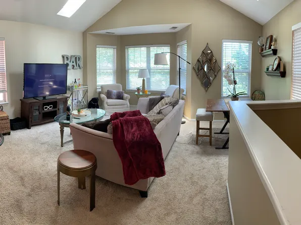 649 W Elm St #3, Chicago, IL 60610