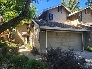 2070 University Park Dr — Photo 1