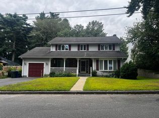 11 Calvin St, Springfield, MA 01104