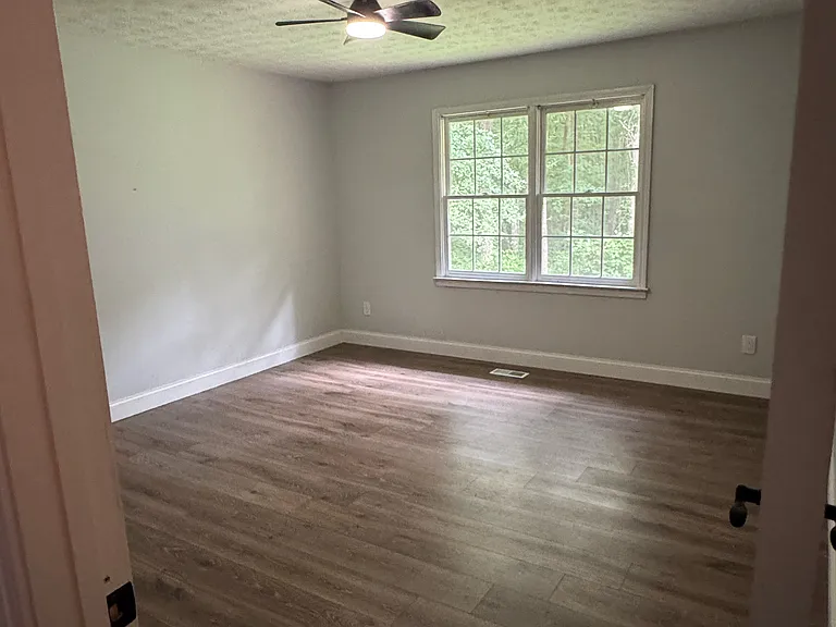 130 Mallard Dr — Photo 5