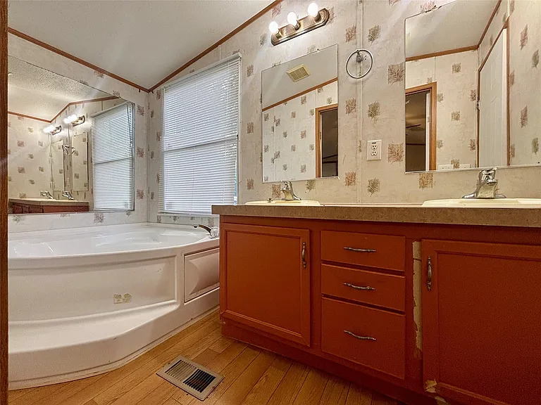 13295 Pecan Tree Dr — Photo 12