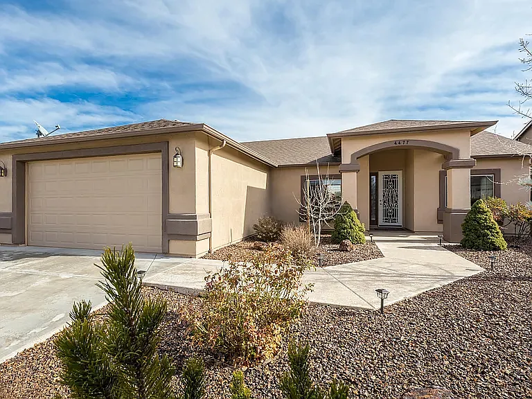 3 bed, 1685 sqft, $2,400 — Photo 1