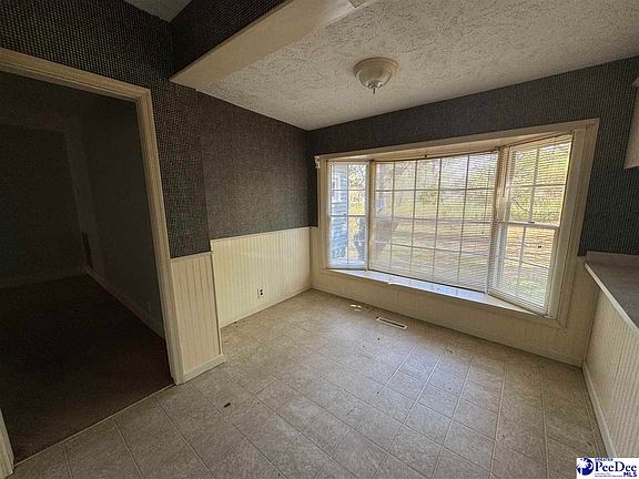 4th image of 1263 Old Kemper Rd