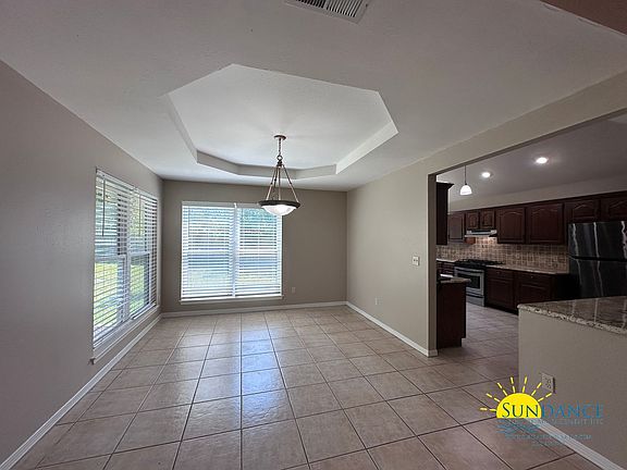 4th image of 24 Tanglewood Cir