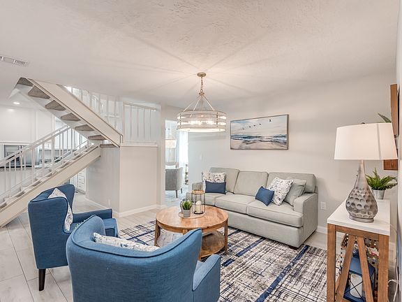 4th image of 212 Seaport Blvd #212