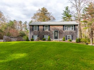4 Lakeshore Dr, Pembroke, MA 02359