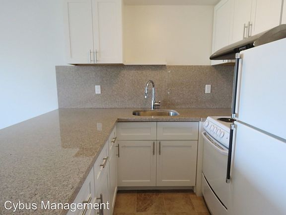 5th image of 1230 Clayton St APT 1