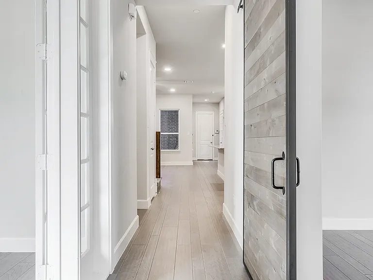 8071 Canal St — Photo 4