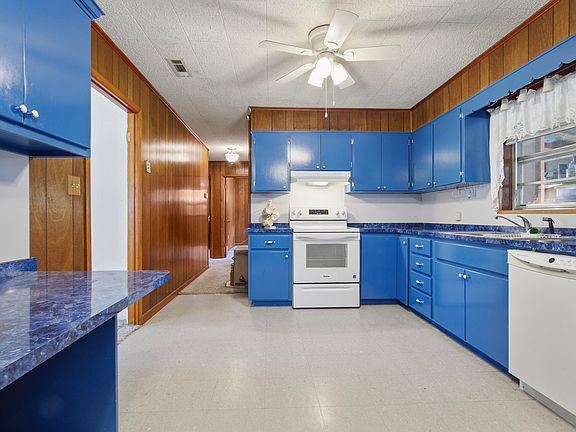 3rd image of 23186 Dewight Stone Ave