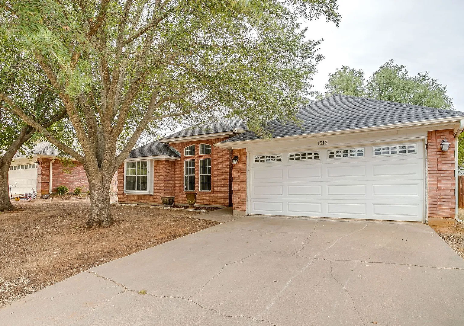 Very Cute 3 Bed, 2 Bath Home in Granbury Ready for New Tenants- 76048 — Photo 3