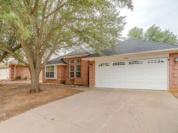 3rd image of 1512 Clover Ln