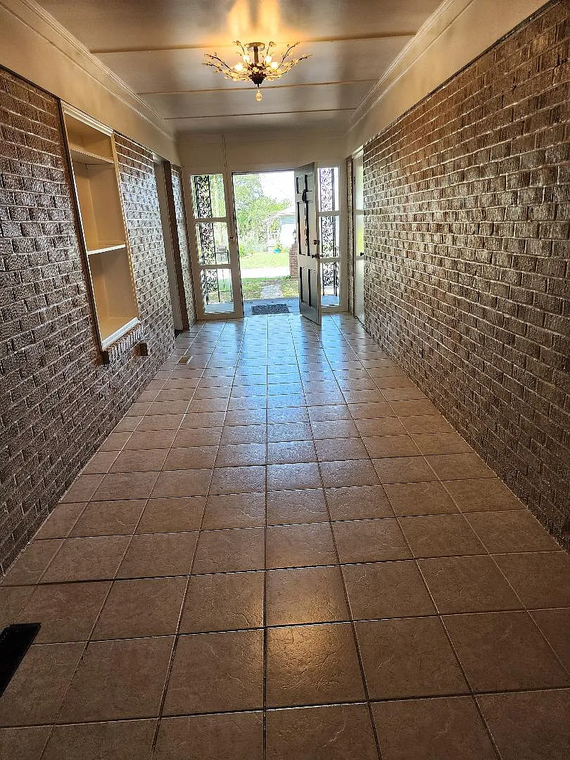 Building Photo - 1703 Palmetto Dr