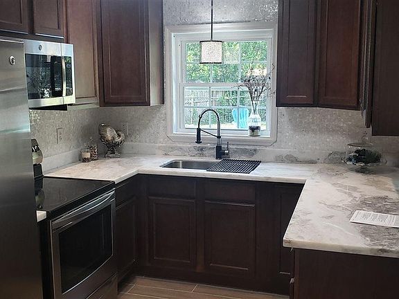 3rd image of 4202 Coldsprings Dr