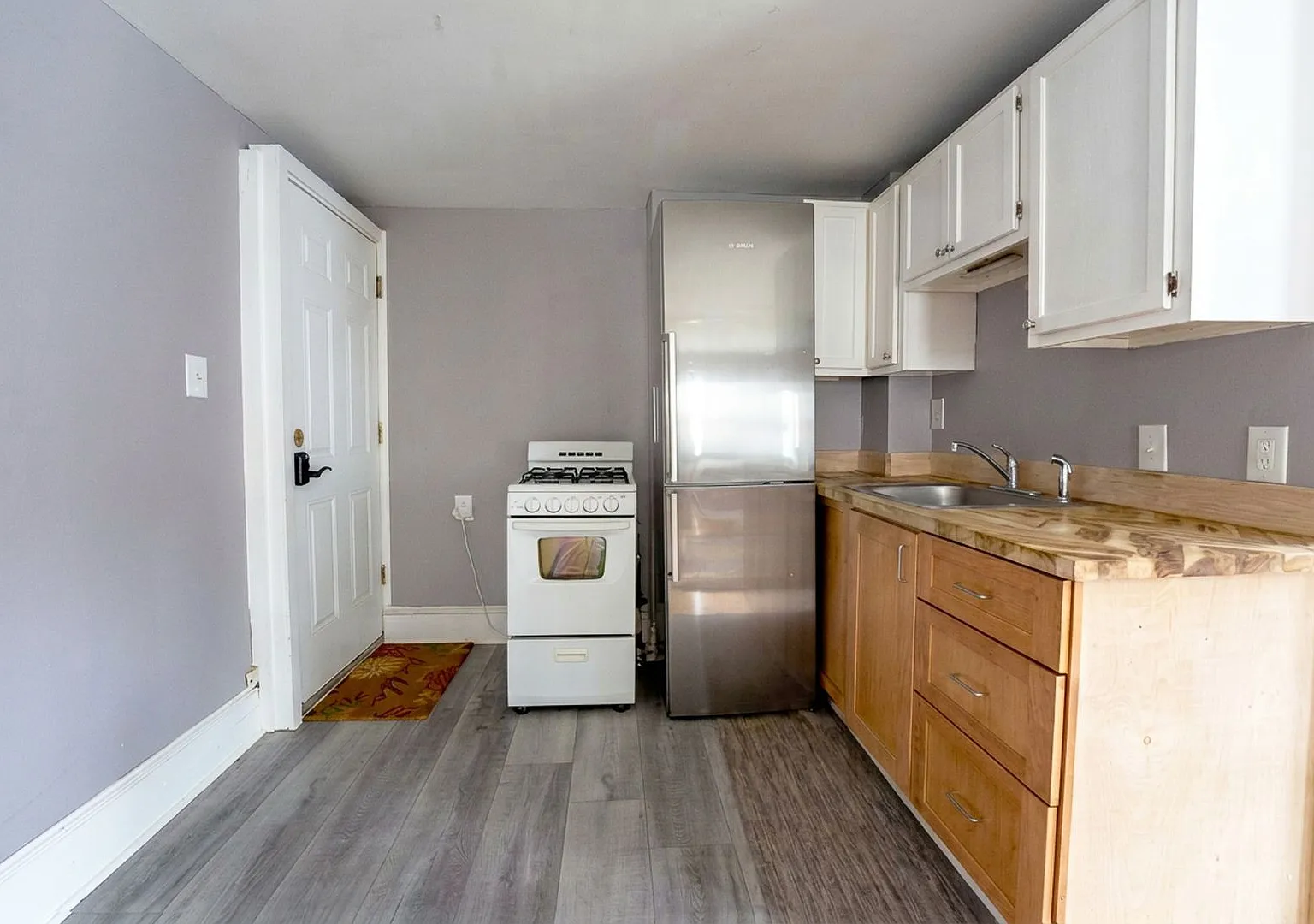 52 Carleton St — Photo 2