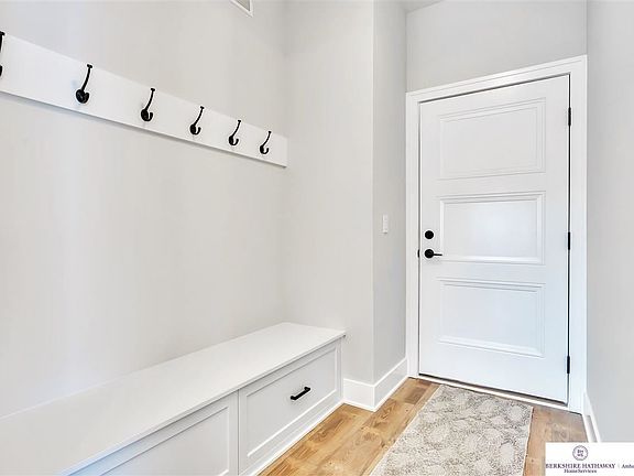 5th image of 18402 Grand Ave