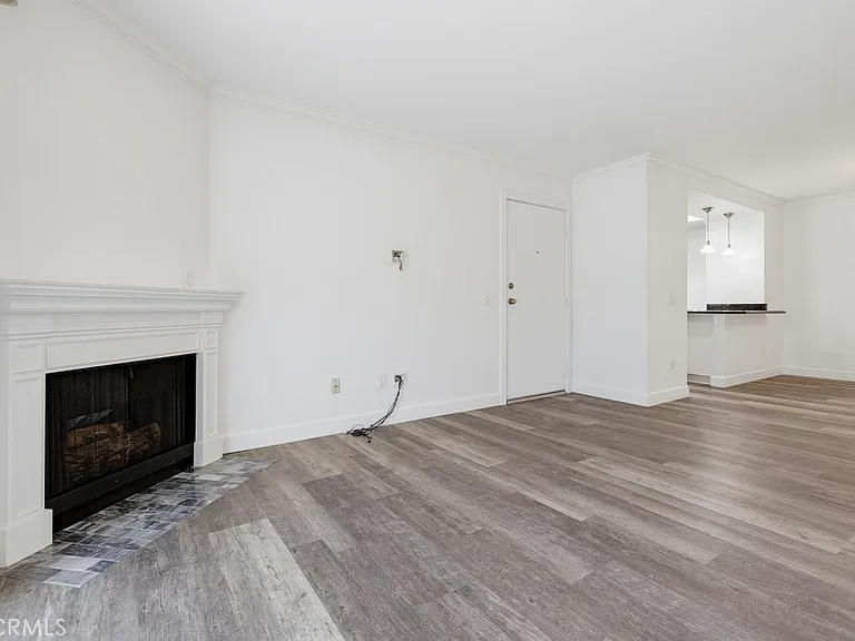 23411 Cambridge Rd — Photo 8