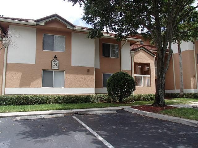 1st image of 808 NW 92nd Ave