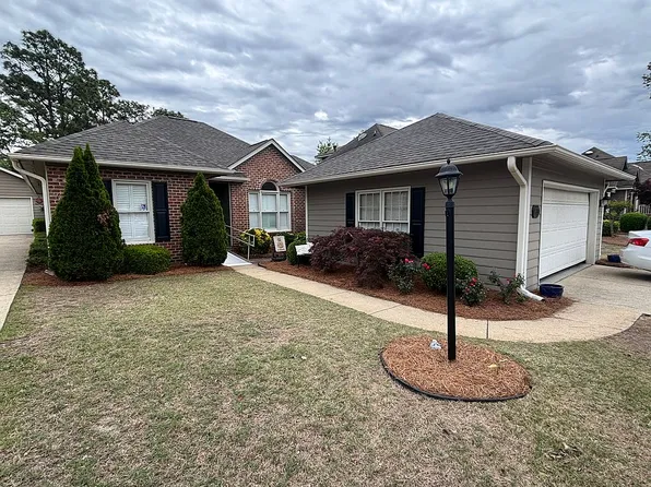 1833 Stetson Ln, Fayetteville, NC 28304