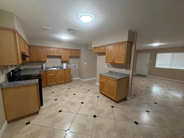 5810 W Earll Dr — Photo 12
