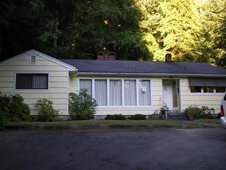 2nd image of 364 NW Brynwood Ln