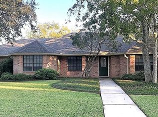 108 Raska Dr, Yoakum, TX 77995