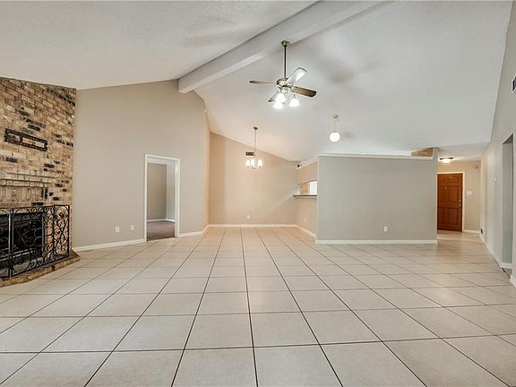 3rd image of 7824 Roberta Dr
