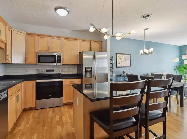 301 Oak Grove St APT 308, Minneapolis, MN 55403