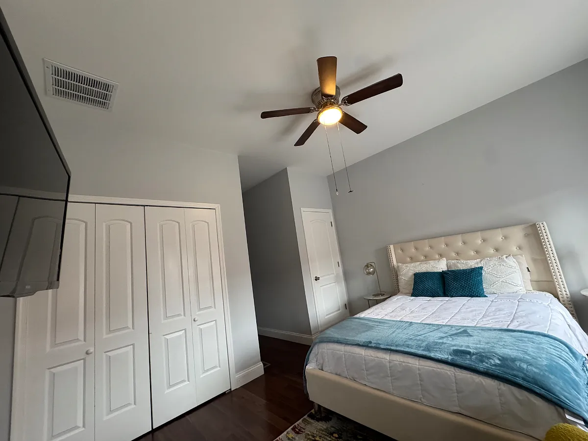 1 bed, 1.5 bath, $1,400 — Photo 1