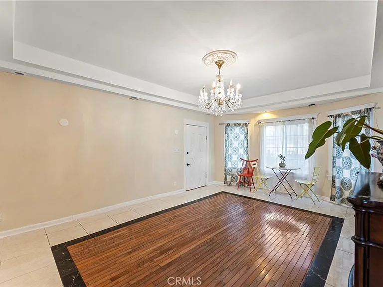 1065 Laguna Ave — Photo 5
