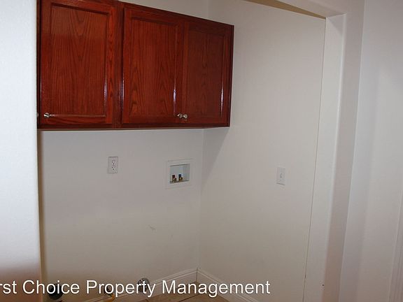 3rd image of 415 E 116th St