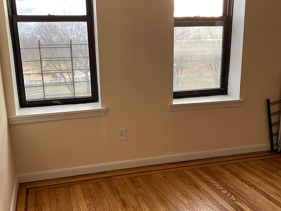 4th image of 8814 Bay Pkwy